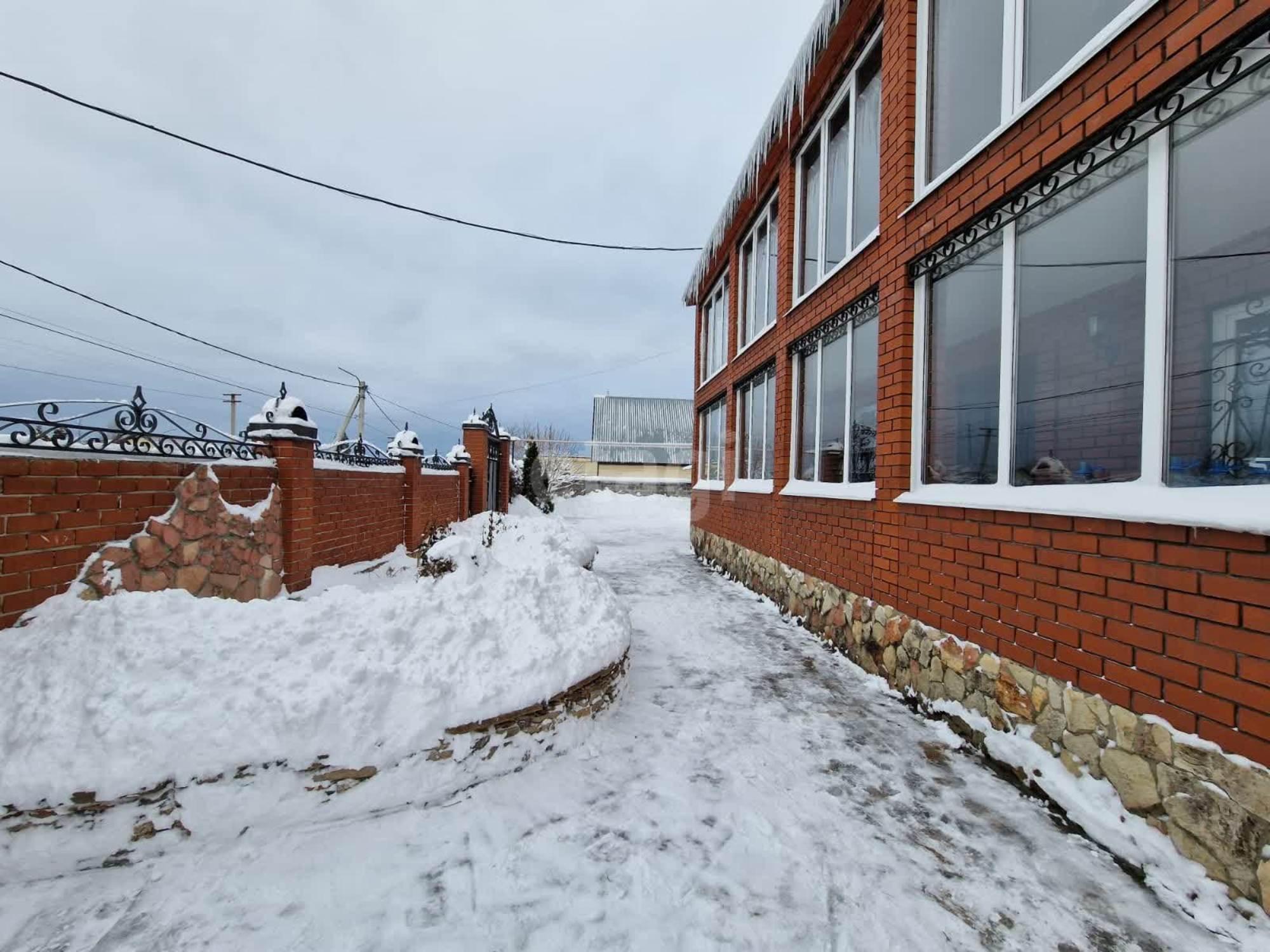 Купить дачу, дом, коттедж за 26 000 000 рублей на Артёмовский, 55