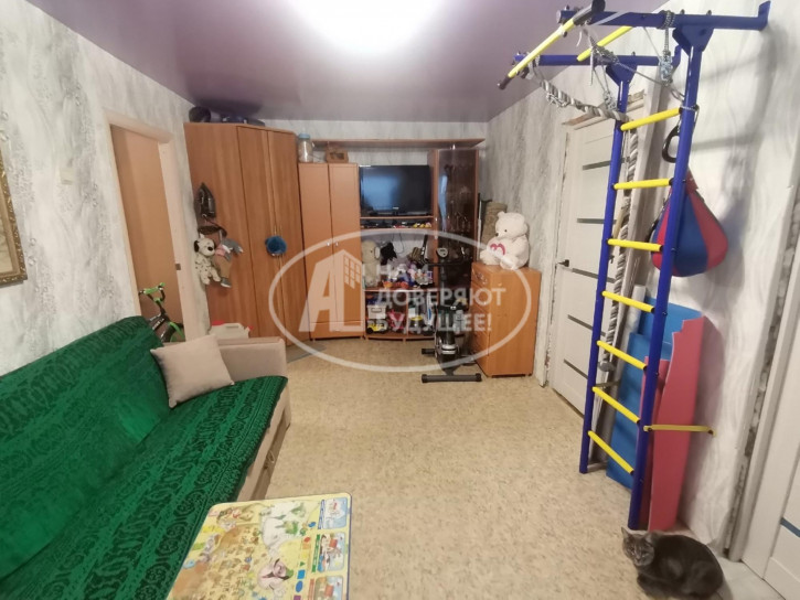 4-комн квартира улица Копылова, 69А
