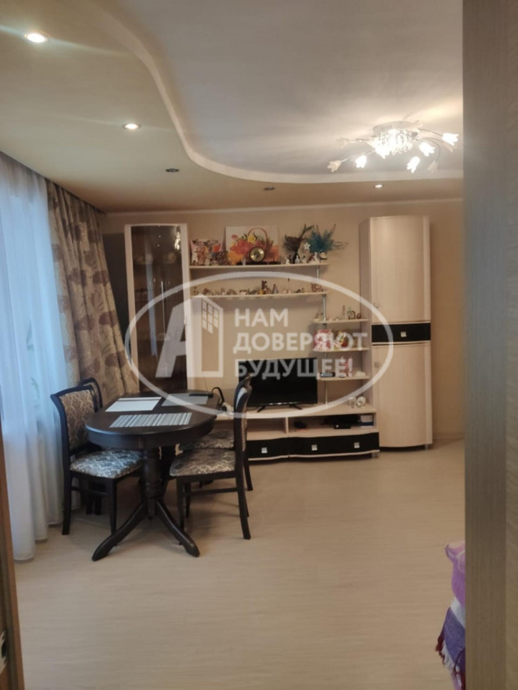 3-комн квартира улица Юности, 14