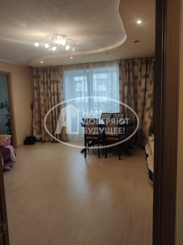3-комн квартира улица Юности, 14