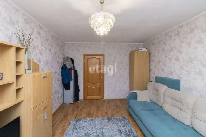 3-комн квартира Островского, 20