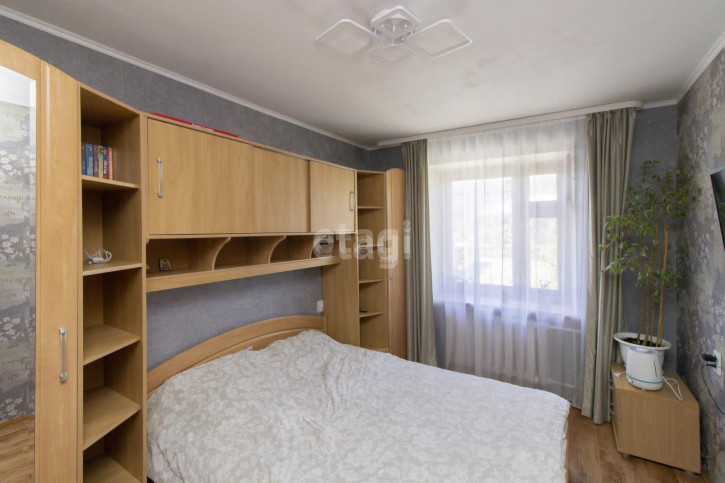 3-комн квартира Островского, 20