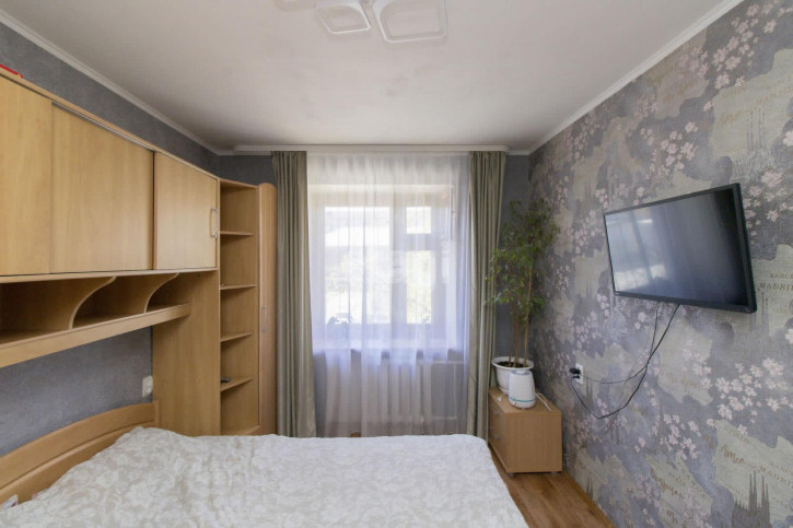 3-комн квартира Островского, 20