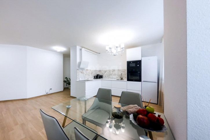 3-комн квартира Хохрякова, 63