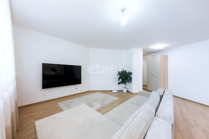 3-комн квартира Хохрякова, 63