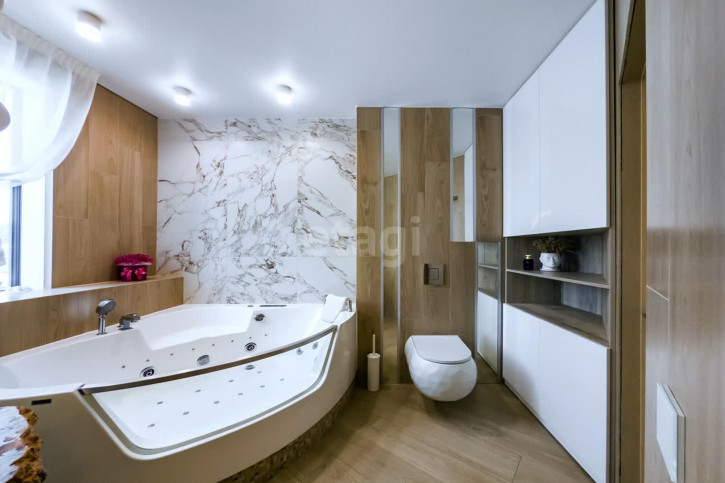 3-комн квартира Хохрякова, 63