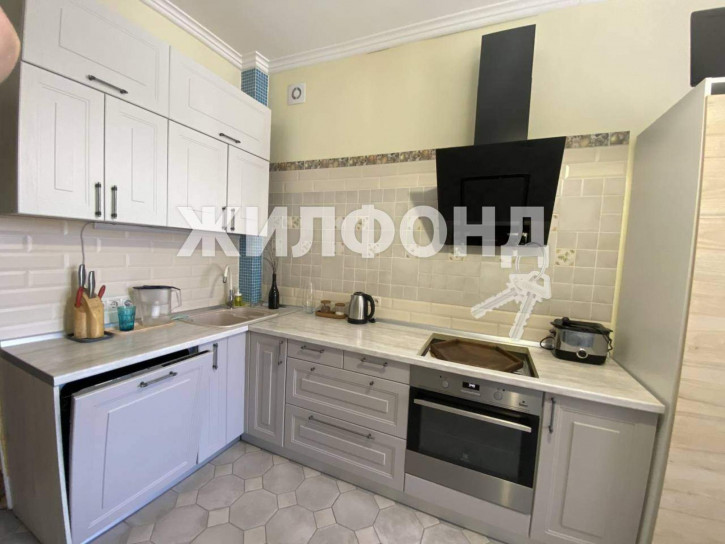 3-комн квартира Дзержинского проспект, д.77