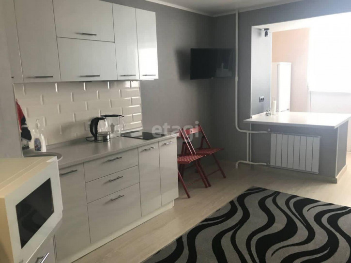 3-комн квартира Кремлевская, 102