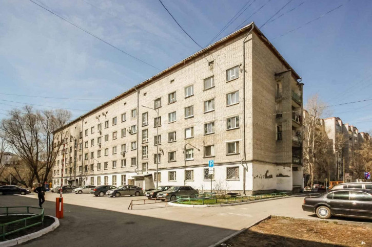 Комната Сургутская, 2