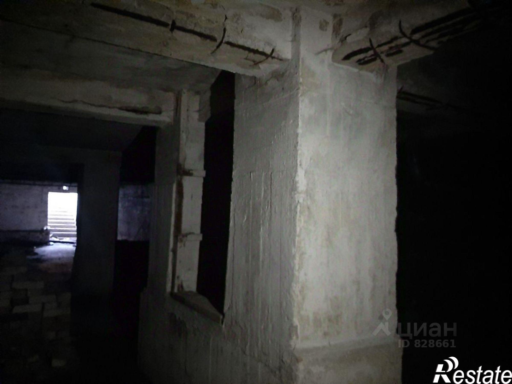 Купить складское помещение за 992 639 рублей на Комсомольская улица, 8А