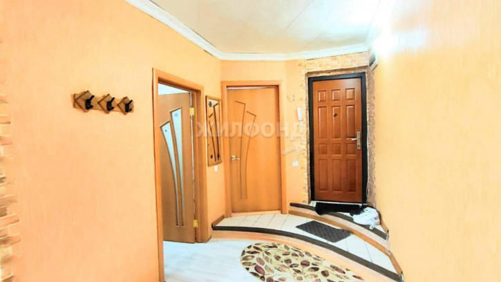 3-комн квартира Дзержинского улица, д.3