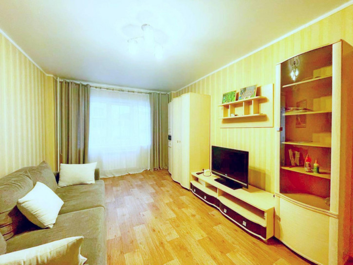 1-комн квартира Есенина улица, 8а