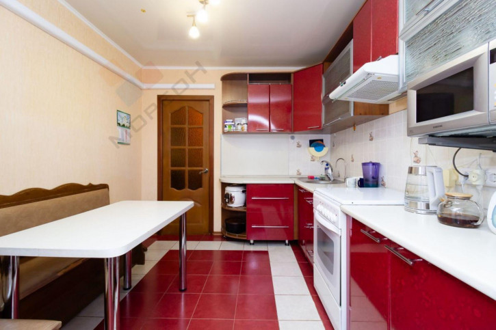 3-комн квартира Сормовская ул, 9