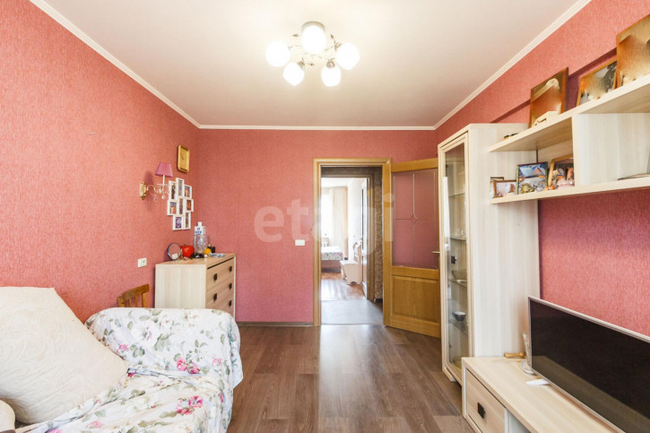 2-комн квартира улица Космонавта Беляева, 1