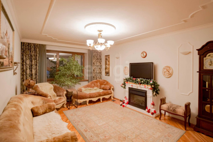 5-комн квартира улица Петина, 4