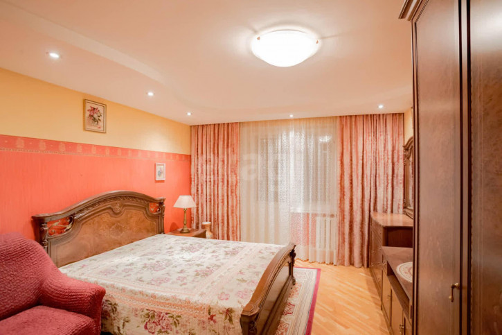 5-комн квартира улица Петина, 4