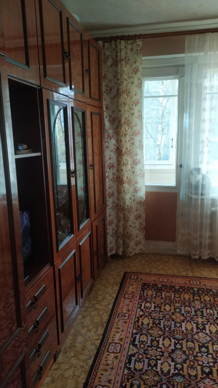 3-комн квартира Строкина ул, 10