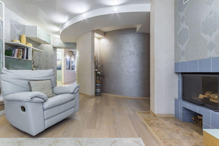 4-комн квартира Варварская ул, 40б