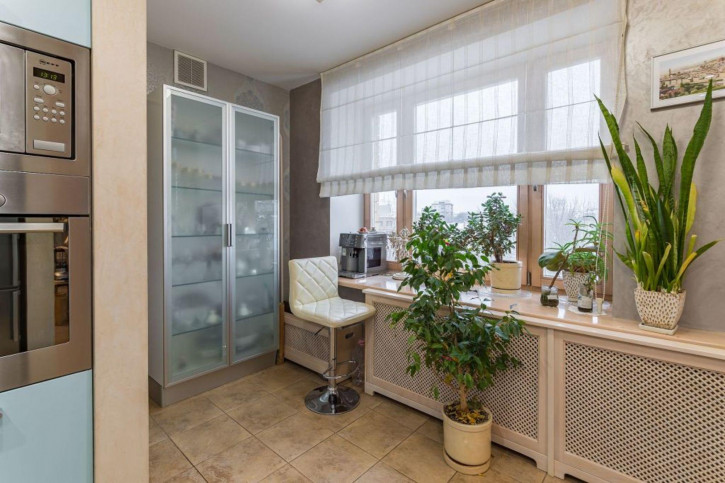 4-комн квартира Варварская ул, 40б
