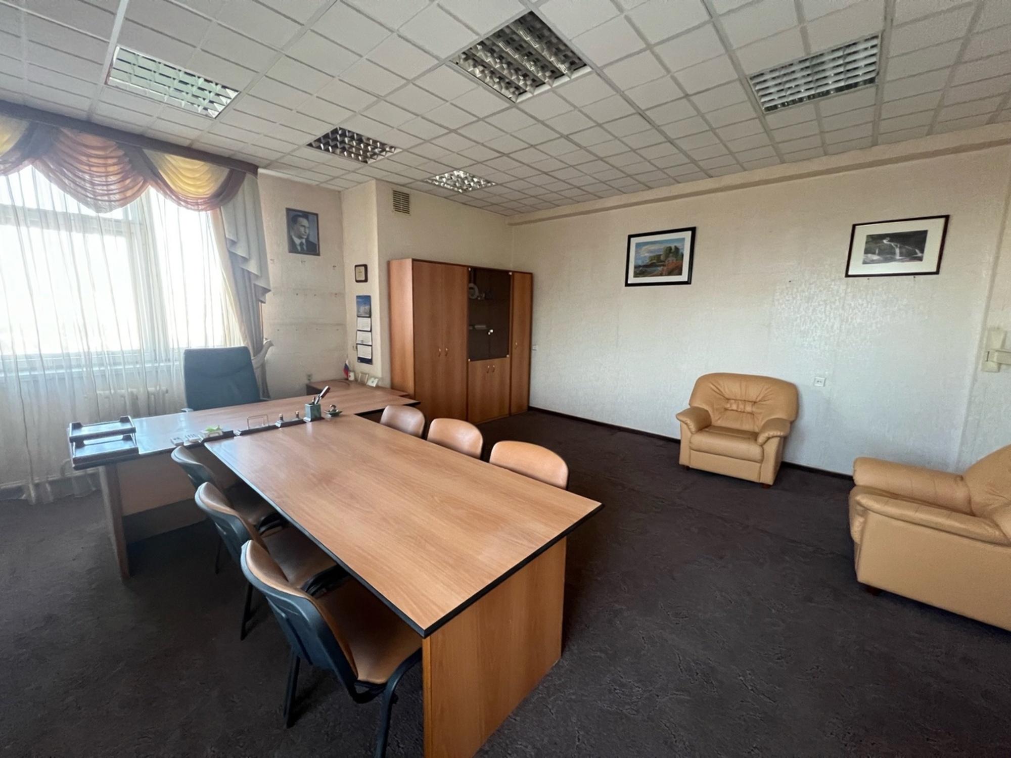 Сдать офис, помещение под офис за 42 300 рублей на г. Астрахань, Кировский р-н, ул. Победы, д. 53
