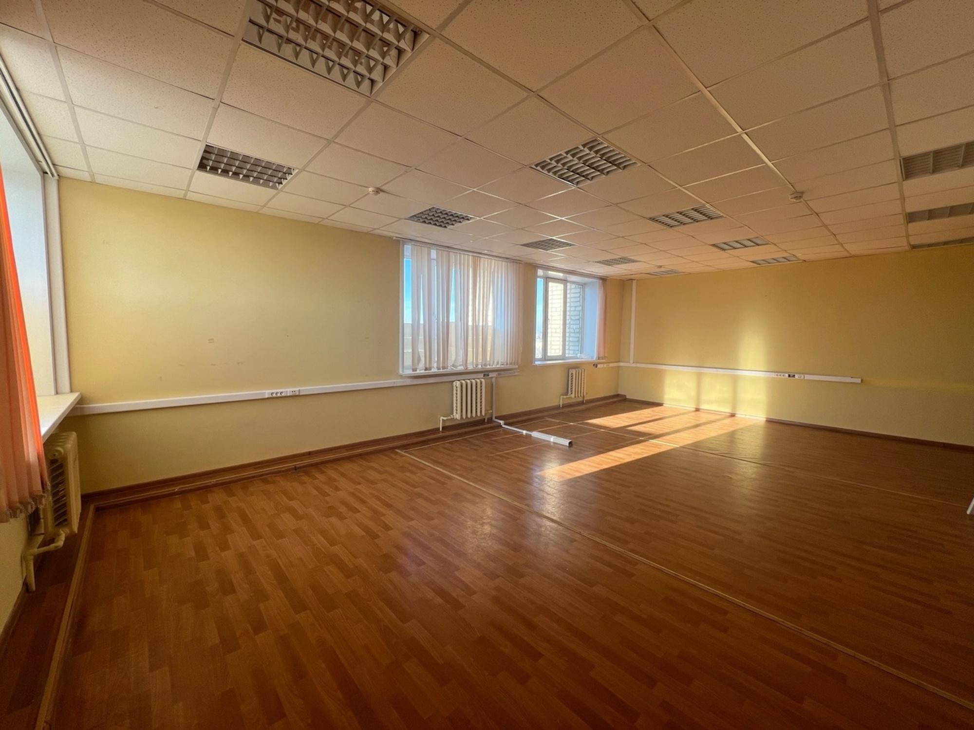 Сдать офис, помещение под офис за 33 750 рублей на г. Астрахань, Кировский р-н, ул. Победы, д. 53