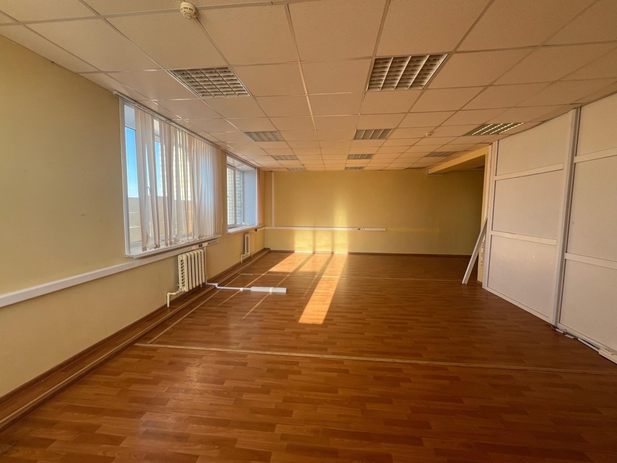 Сдать офис, помещение под офис за 33 750 рублей на г. Астрахань, Кировский р-н, ул. Победы, д. 53
