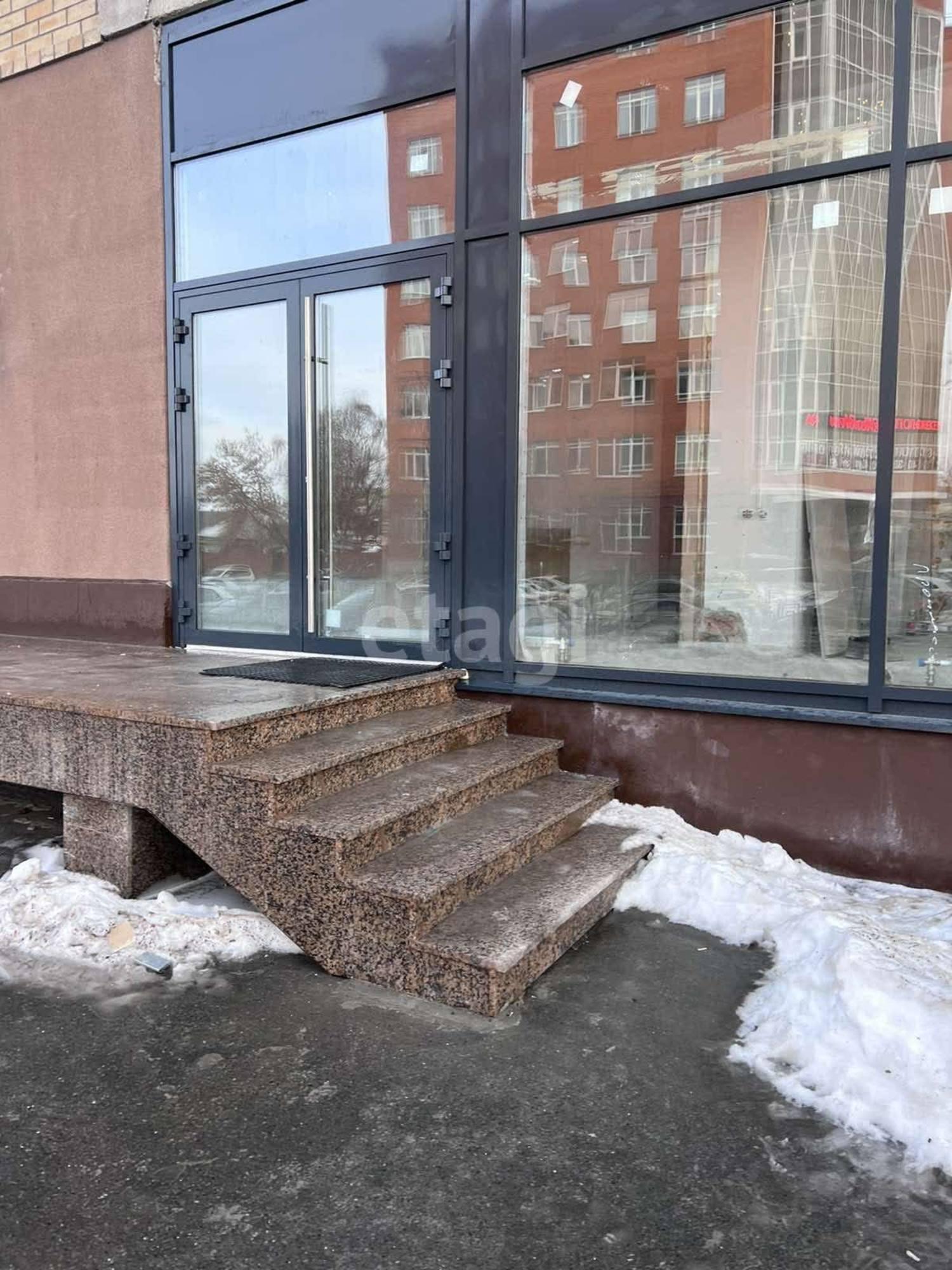 Сдать торговое помещение за 120 000 рублей на Сакко 5