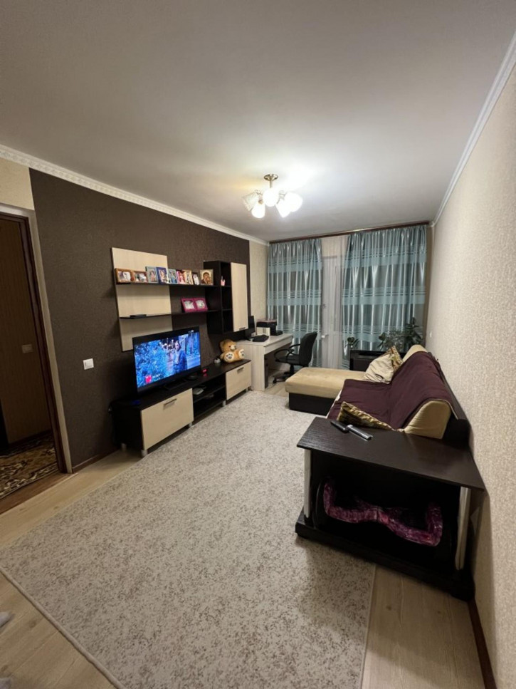 3-комн квартира Долина Роз ул, 2