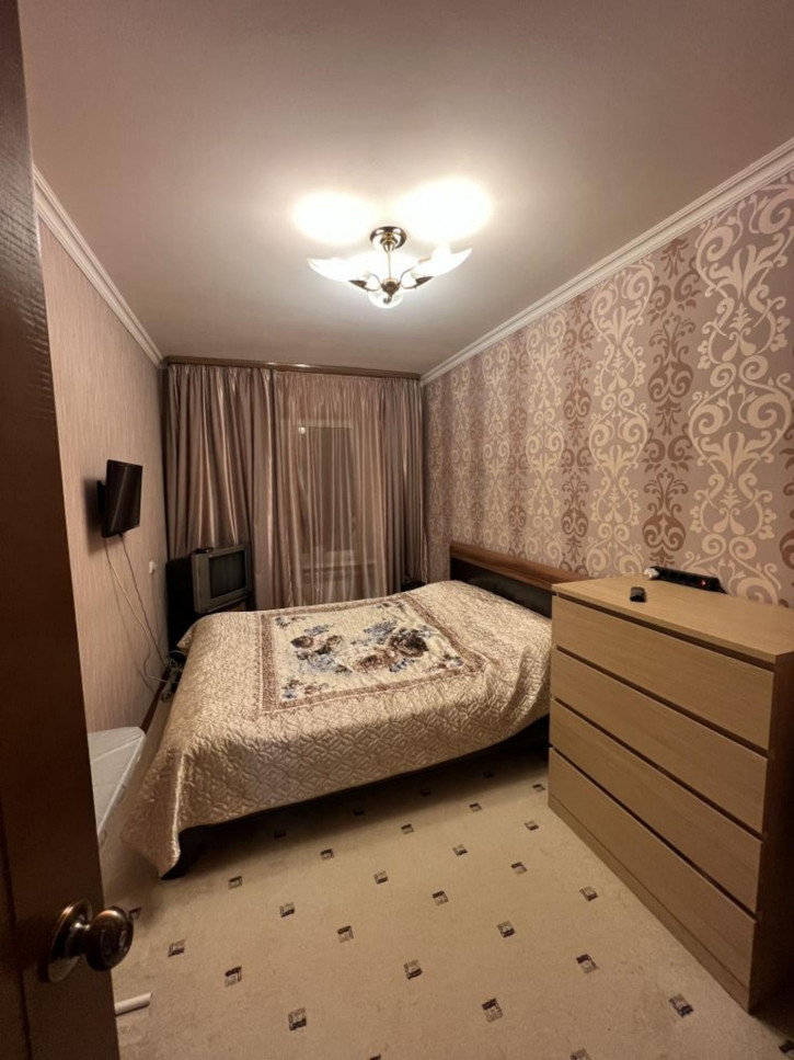 3-комн квартира Долина Роз ул, 2