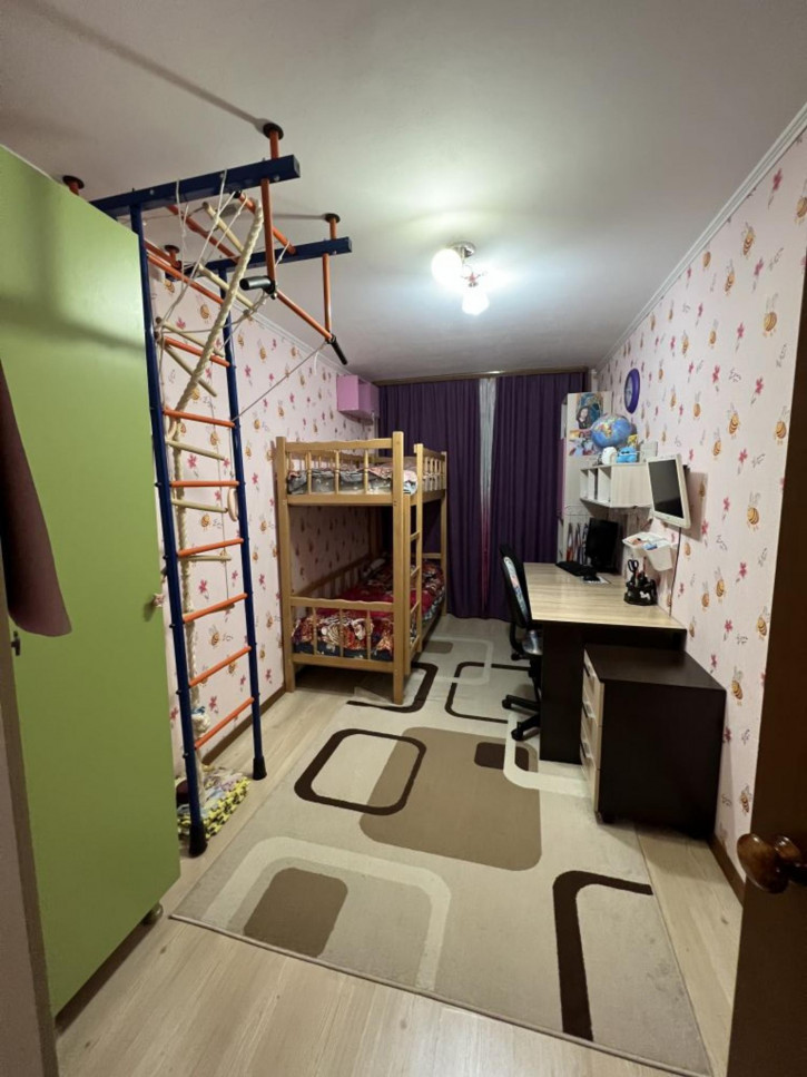 3-комн квартира Долина Роз ул, 2