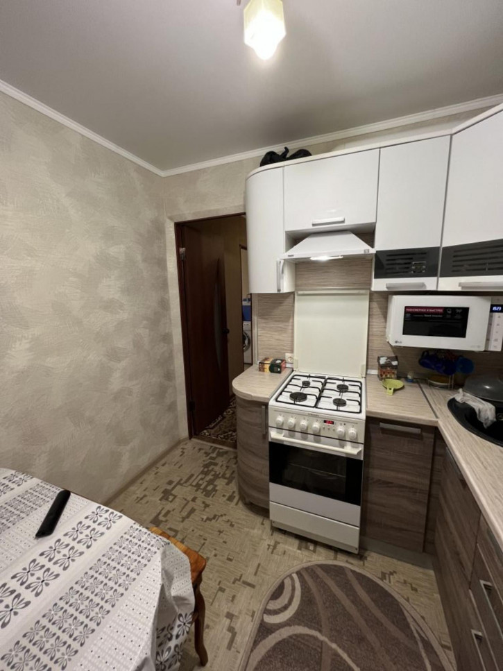 3-комн квартира Долина Роз ул, 2