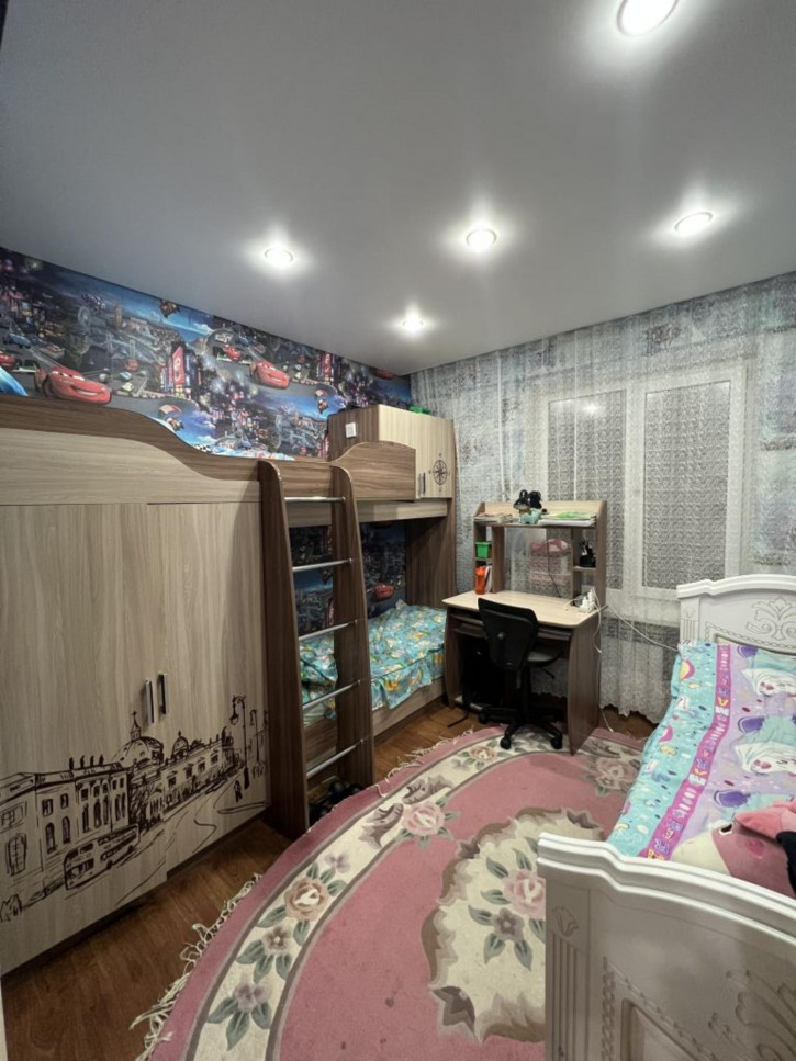 3-комн квартира Долина Роз ул, 4