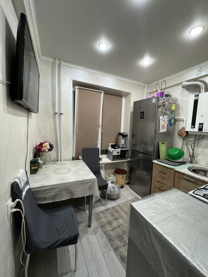 3-комн квартира Долина Роз ул, 4