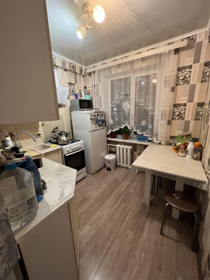3-комн квартира Грибоедова ул, 36