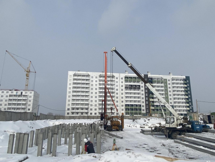 1-комн квартира в новом доме Героев космоса, 13