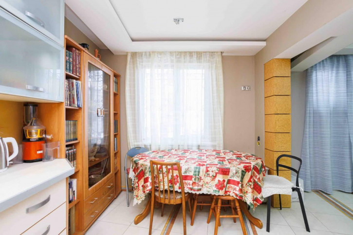 4-комн квартира Родонитовая, 5