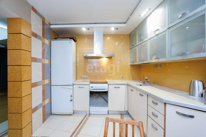 4-комн квартира Родонитовая, 5