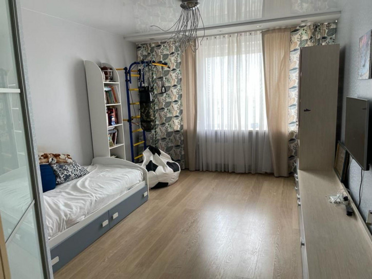 4-комн квартира Чапаевская, 205