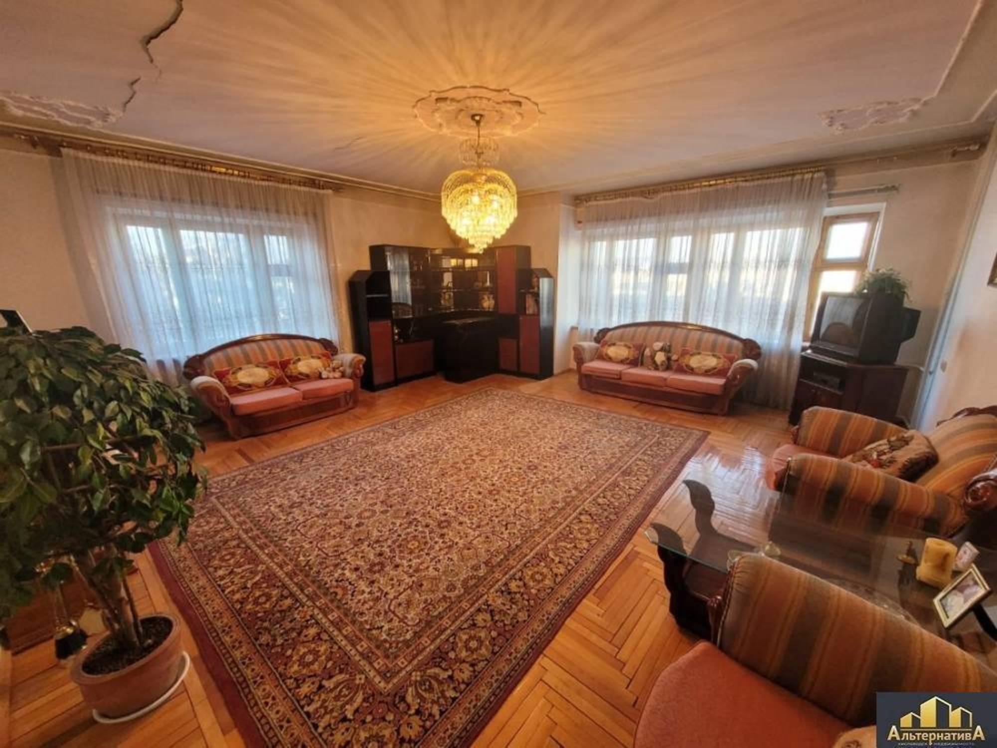 Купить квартиру за 29 850 000 рублей на Жуковского ул.