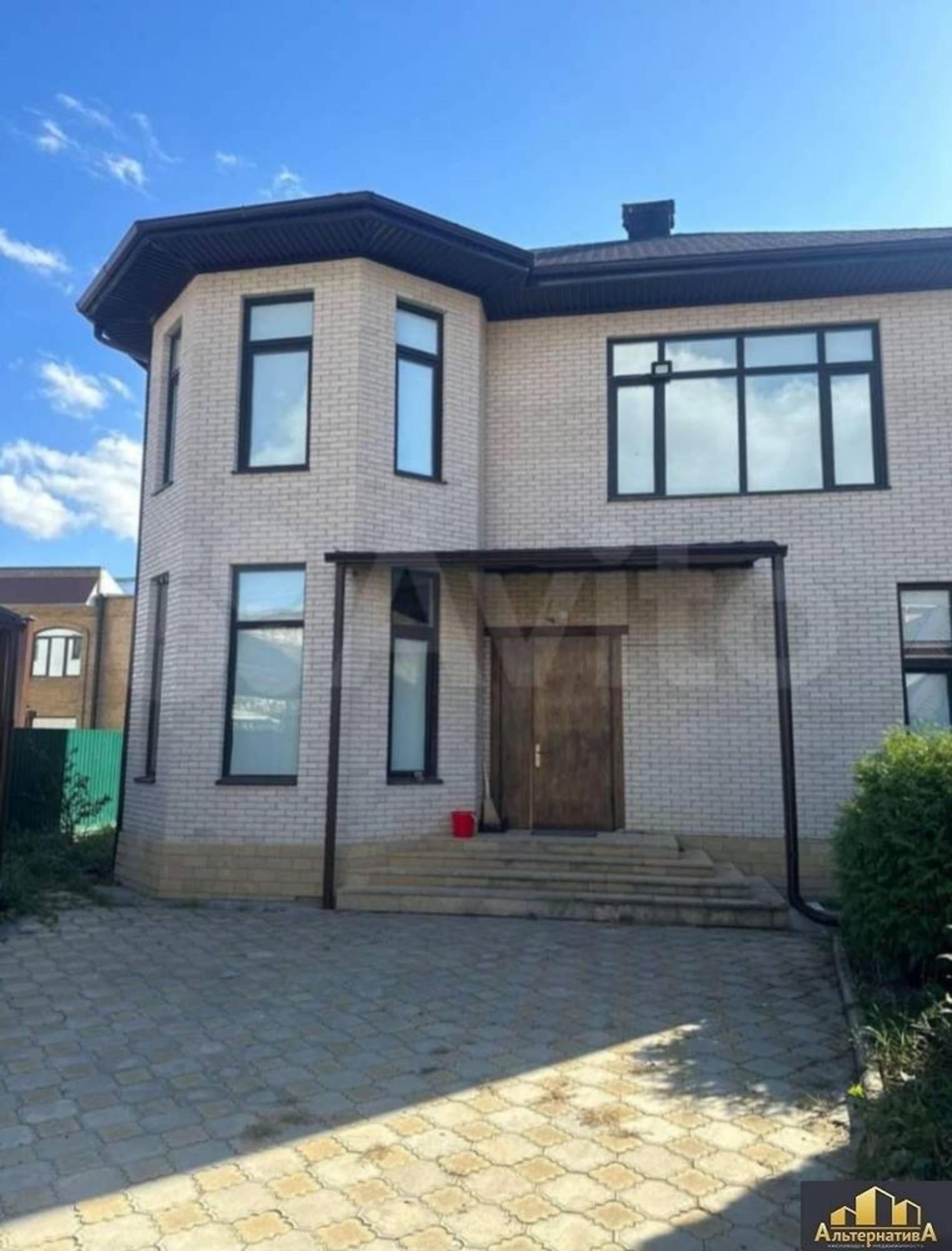 Купить дачу, дом, коттедж за 18 800 000 рублей на Южная ул.