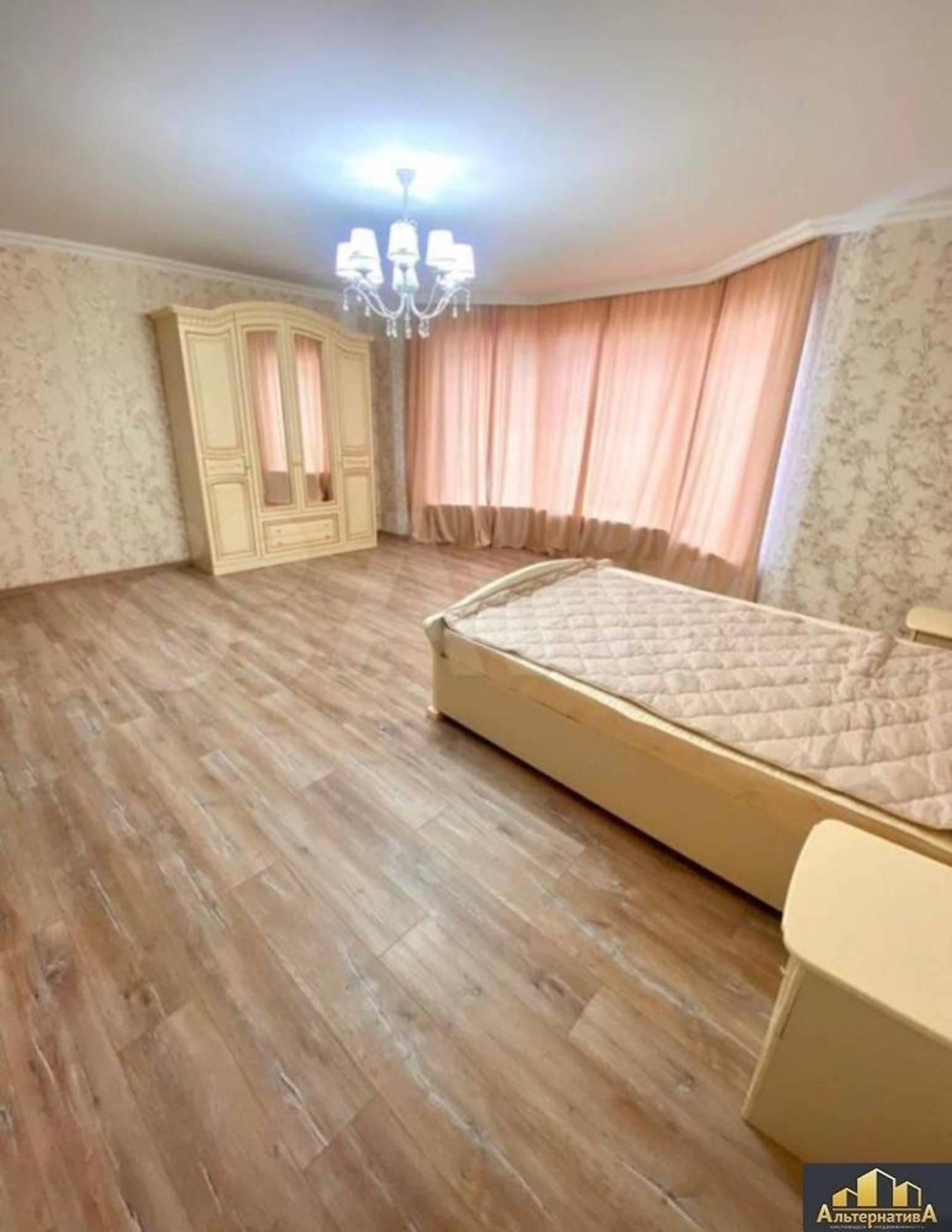 Купить дачу, дом, коттедж за 45 000 000 рублей на Декабристов ул.