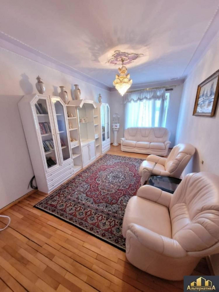 5-комн квартира Жуковского ул.