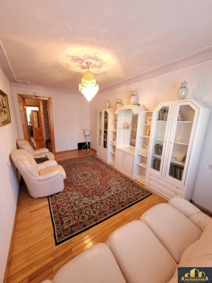 5-комн квартира Жуковского ул.