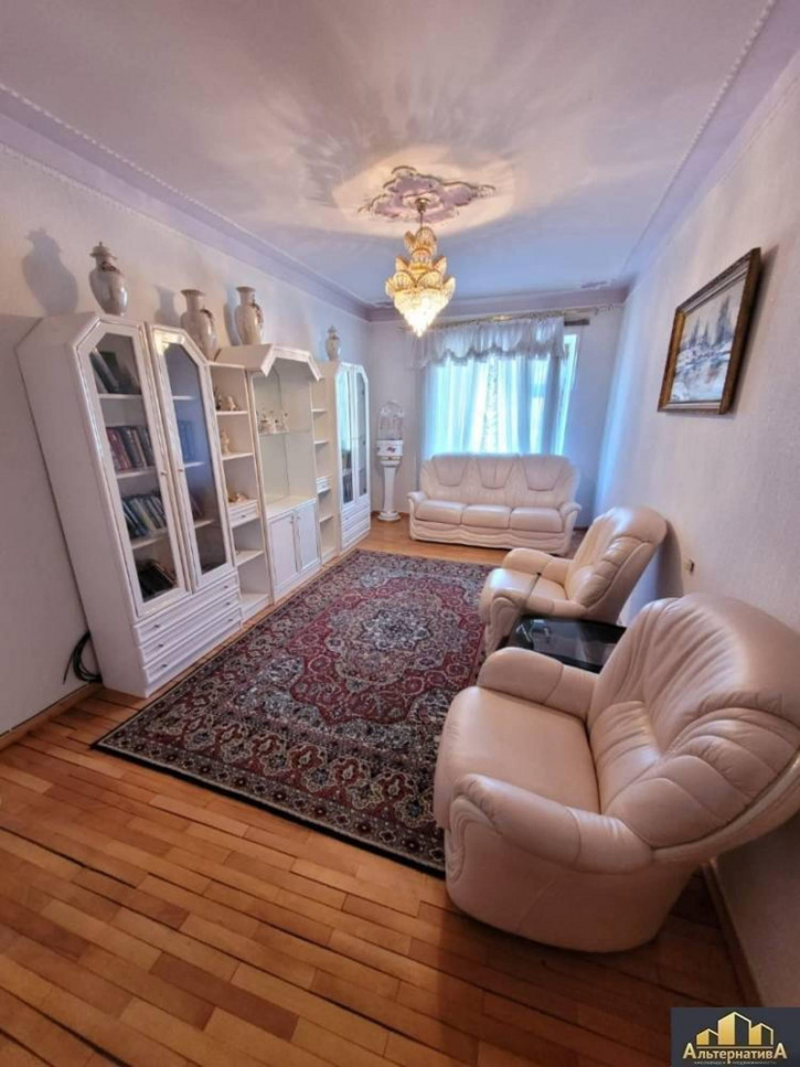 5-комн квартира Жуковского ул.