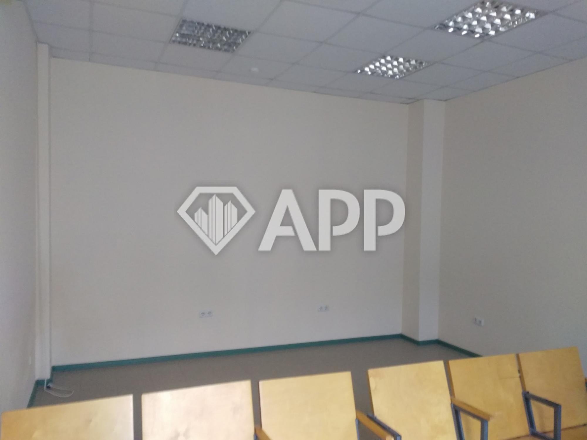 Сдать торговое помещение за 60 000 рублей на ул Карла Либкнехта, 59
