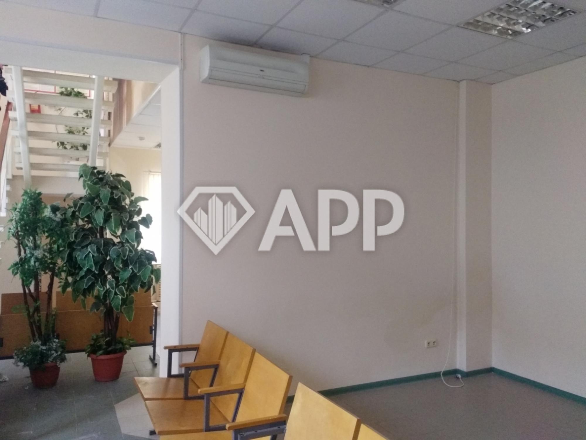 Сдать торговое помещение за 60 000 рублей на ул Карла Либкнехта, 59