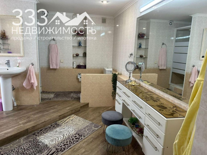 5-комн квартира Тельмана ул, 54
