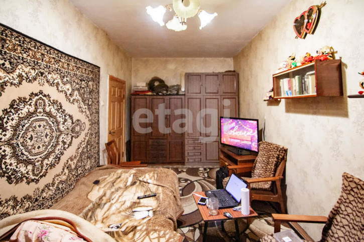 2-комн квартира Войкова, 41