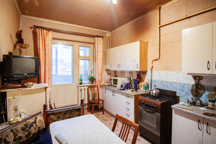 2-комн квартира Войкова, 41