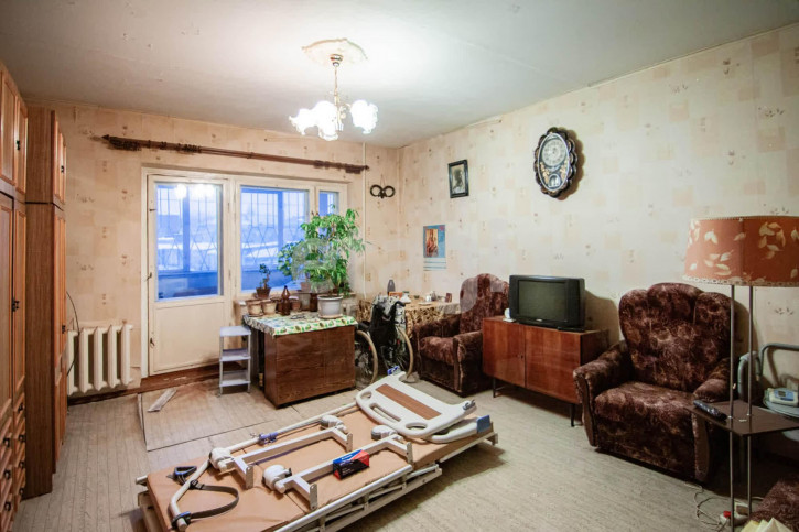 2-комн квартира Войкова, 41